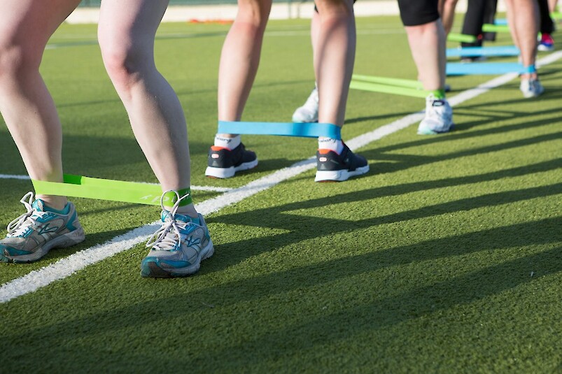 Minibands als hocheffektives Trainingsgerät im Sport einsetzen
